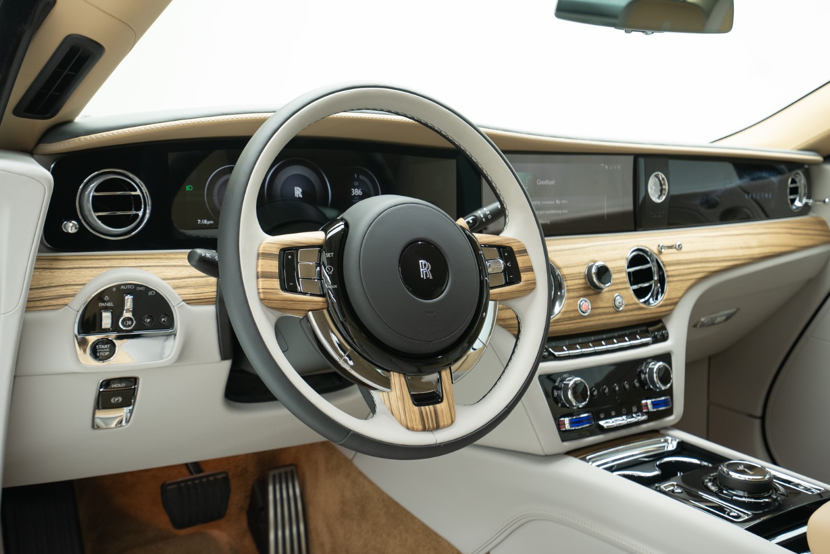 2024 ROLLS ROYCE SPECTRE. GCC. VERY HIGH SPEC. WARRANTY AND SERVICE.